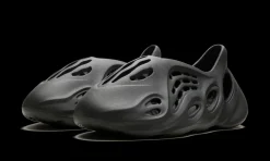 Yeezy Foam RNNR Carbon<Adidas Best