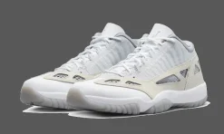 11 Low IE Light Orewood Brown<Air Jordan New