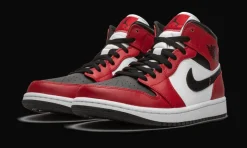 1 Mid Chicago Black Toe<Air Jordan Best