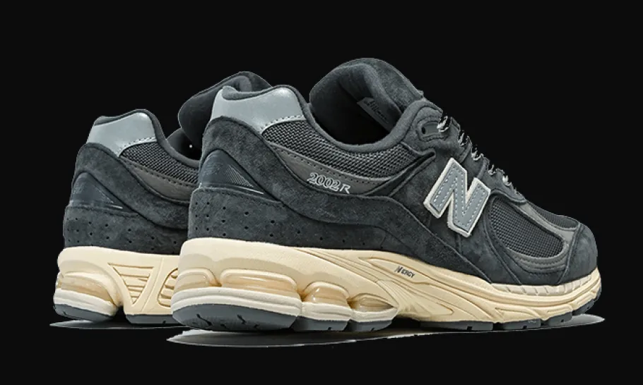 2002R Black Dark Grey<New Balance Fashion