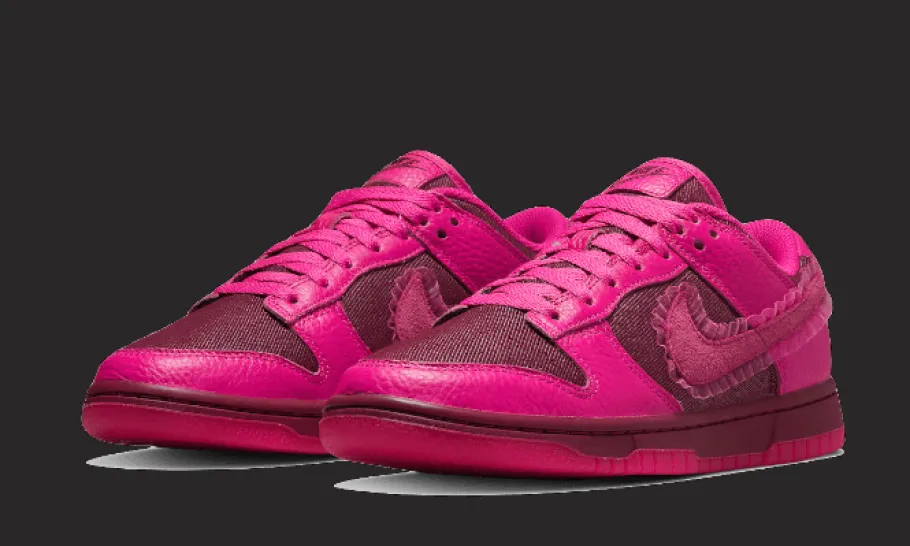 Dunk Low Valentines Day (2022)<Nike Sale