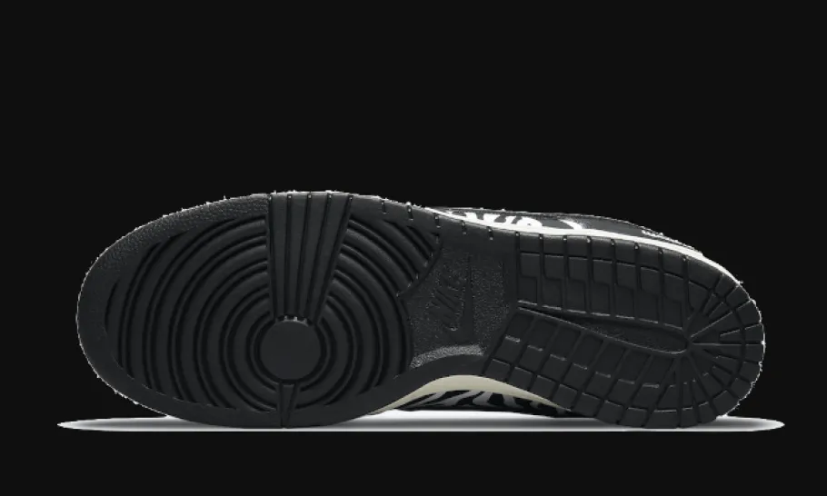 SB Dunk Low Quartersnacks Zebra<Nike Outlet