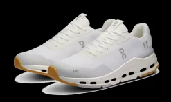 Cloudnova Form 2 White Ivory<On Running Clearance