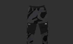 KAWS Retro 1995 Denali Pant Black<The North Face Online